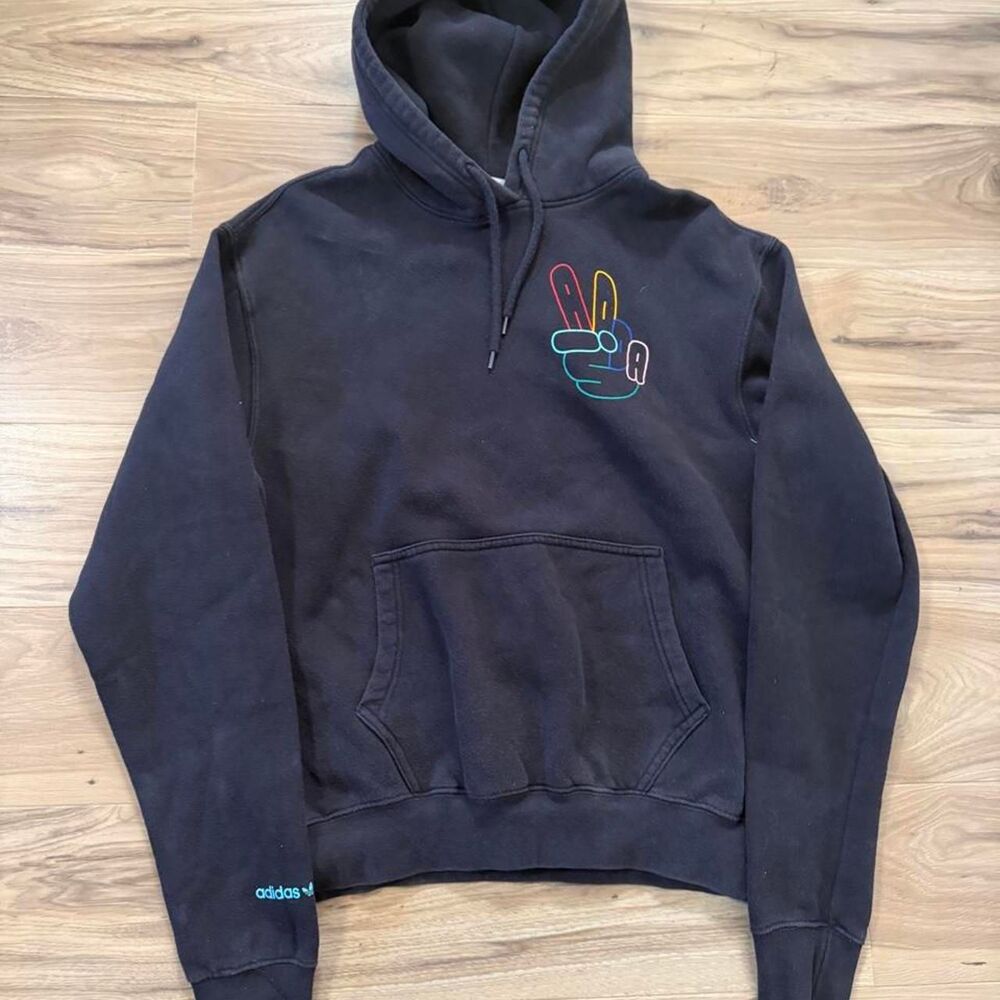 Adidas Spellout black hoodie skater style Graphic Size Small